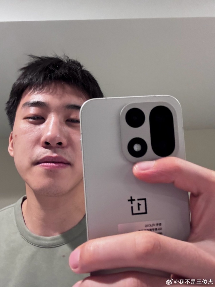 队员之间轻 队员之间轻